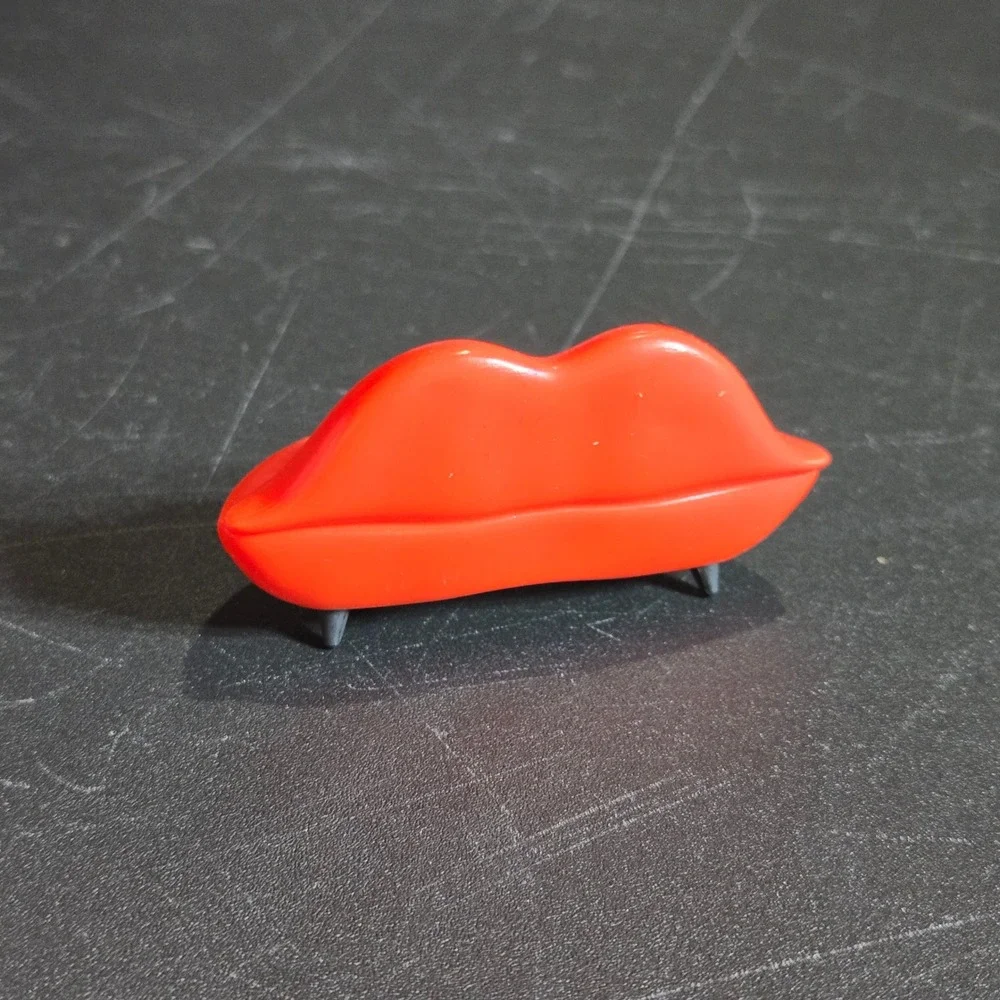 Mini Brands Home Red Lip-Shaped Sofa 3